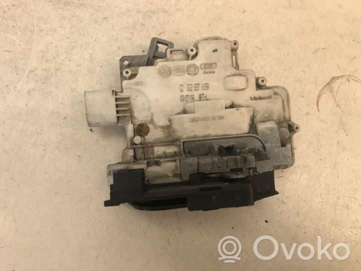 Volkswagen PASSAT B6 Serratura portiera anteriore 3C2837015A