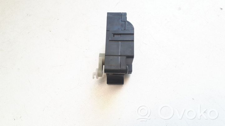 Mitsubishi Carisma Motor/activador trampilla de calefacción MR910477