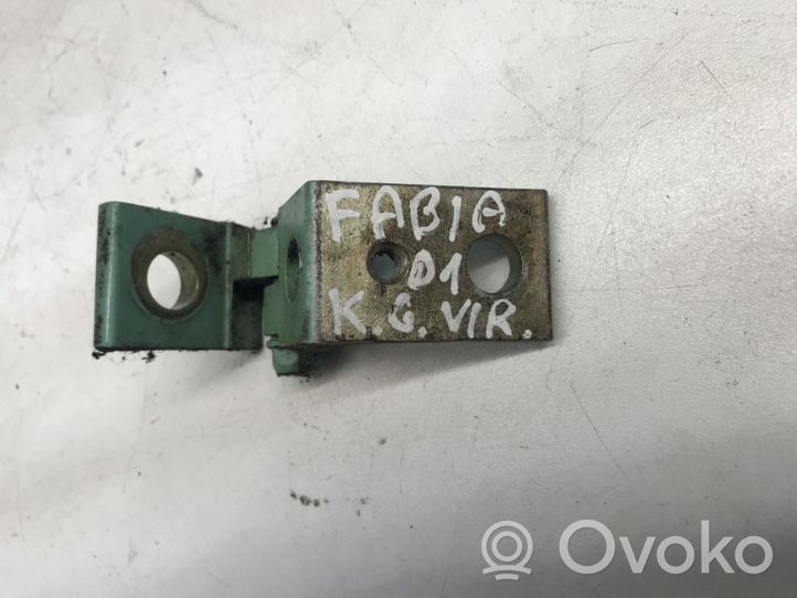 Skoda Fabia Mk1 (6Y) Zawias górny drzwi tylnych 6Y0833401C