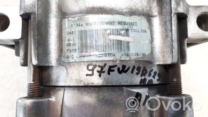 Ford Puma Ilmastointilaitteen kompressorin pumppu (A/C) 97FW19D629AA