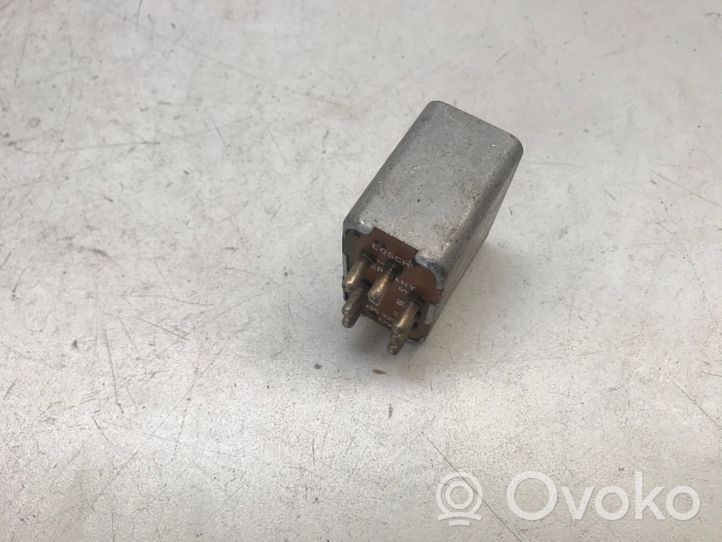 Mercedes-Benz 200 300 W123 Other relay 0335320014