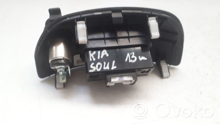 KIA Soul AUX-pistokeliitin 961202K000