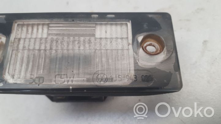 Volkswagen Bora Lampa oświetlenia tylnej tablicy rejestracyjnej 1J5943021