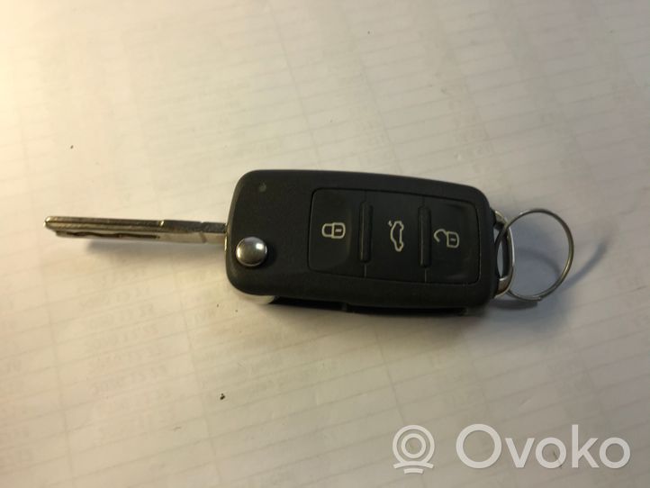 Volkswagen Golf VI Chiave/comando di accensione 5K0837202E