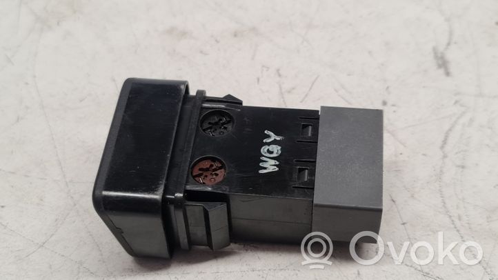 Nissan Almera N16 Przycisk / Przełącznik ogrzewania szyby przedniej / czołowej 