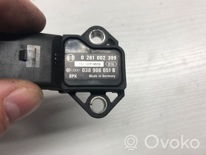 Skoda Octavia Mk2 (1Z) Sensor de la presión del aire 038906051B