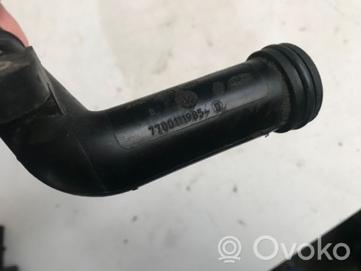 Dacia Sandero Tuyau de liquide de refroidissement moteur 7700111985D