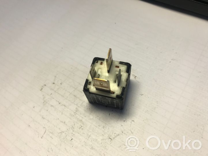 Audi A4 S4 B5 8D Other relay 443951253J