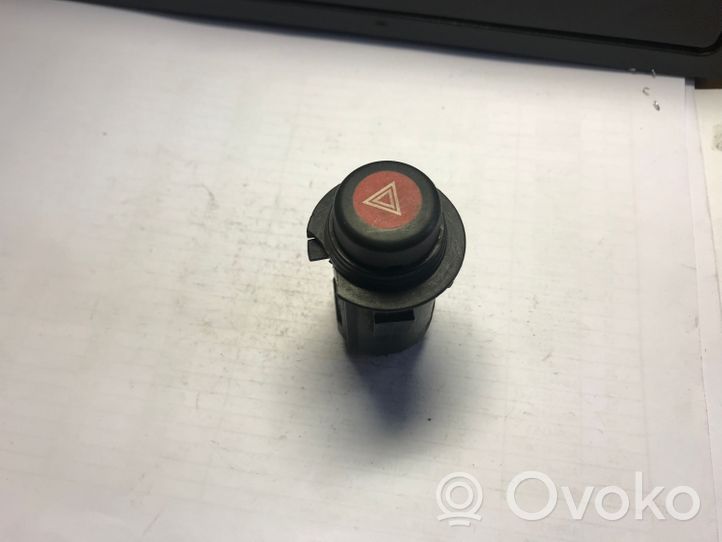 Opel Kadett E Botón interruptor de luz de peligro 90181853