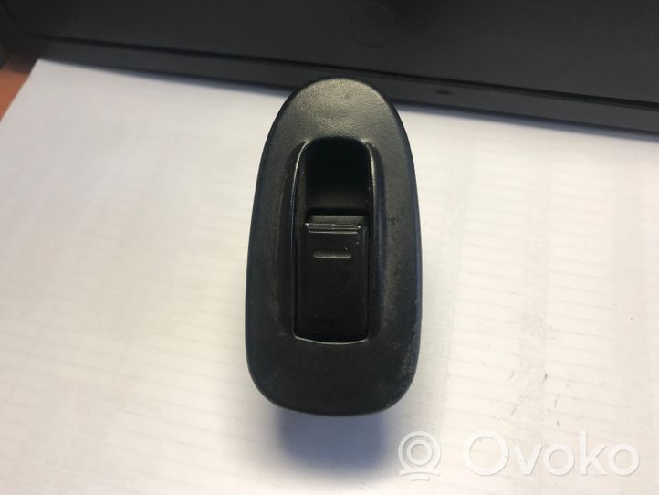 KIA Shuma Interruttore di controllo dell’alzacristalli elettrico 4735101000