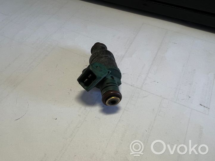 Audi A3 S3 8L Fuel injector 037906031AA