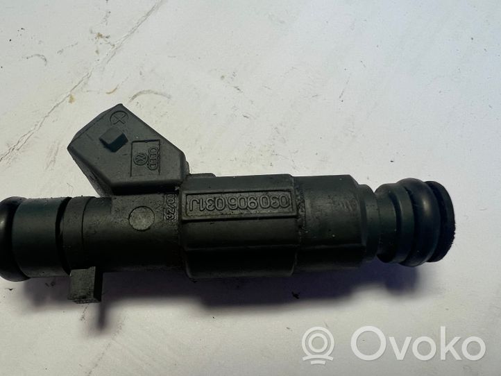 Volkswagen Polo III 6N 6N2 6NF Injecteur de carburant 030906031J