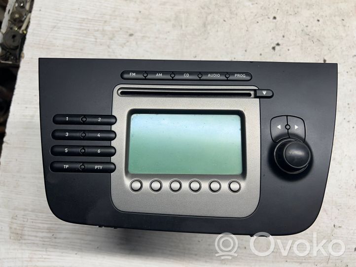 Seat Altea Panel / Radioodtwarzacz CD/DVD/GPS 5P1035152