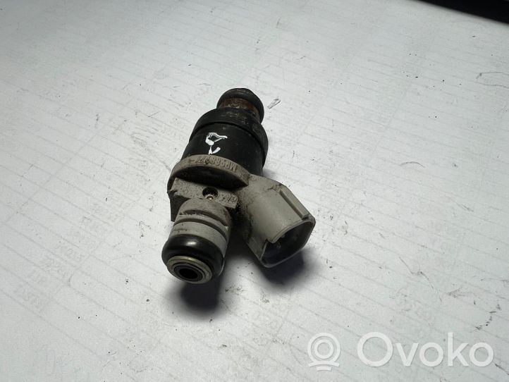 Mitsubishi Colt CZ3 Injecteur de carburant MR988977