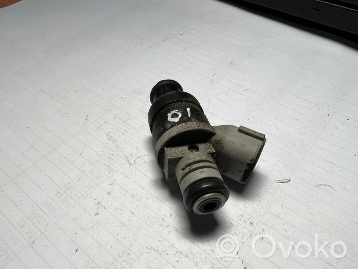 Mitsubishi Colt CZ3 Fuel injector MR988977