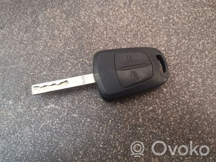 Opel Zafira B Ignition key/card 