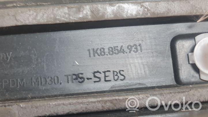 Volkswagen Scirocco Takalokasuojan muotolista 1K8854931
