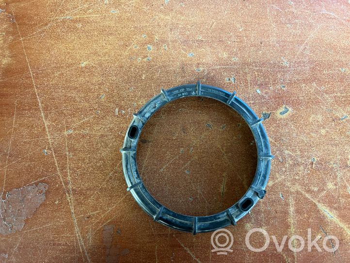 Citroen C4 I Bague de verrouillage pour réservoir de carburant 9633283880