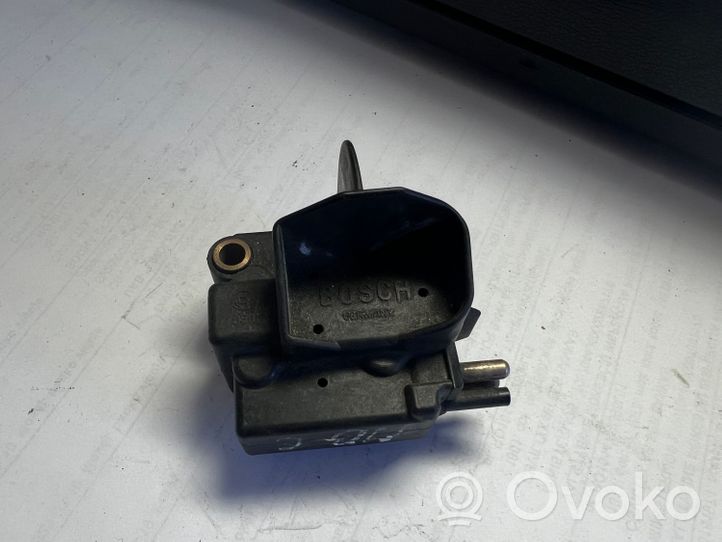 Mercedes-Benz C W202 Regolatore di pressione del carburante 2437020003