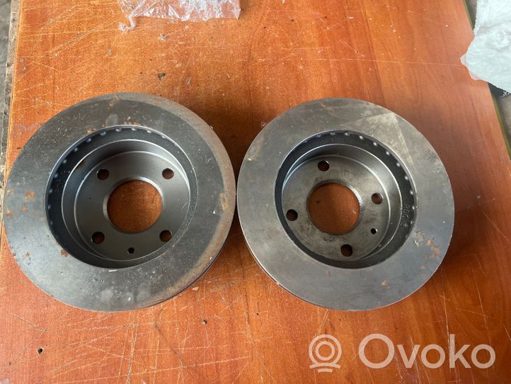 Ford Sierra Priekšējais bremžu disks 424112