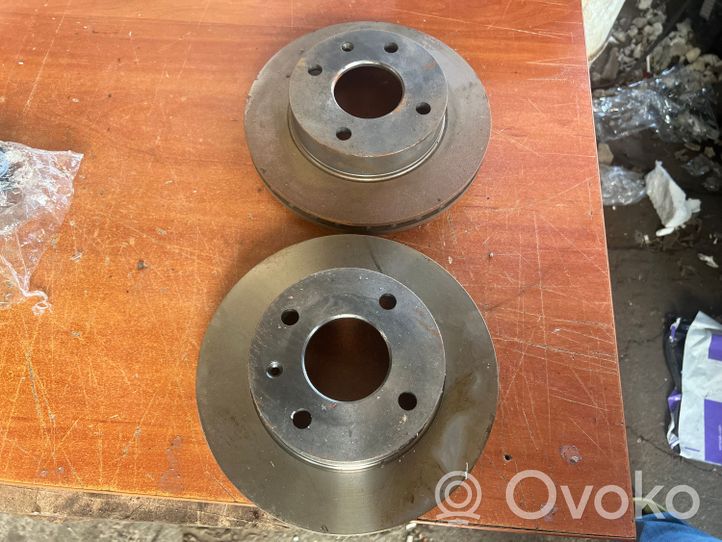 Ford Sierra Priekšējais bremžu disks 424112