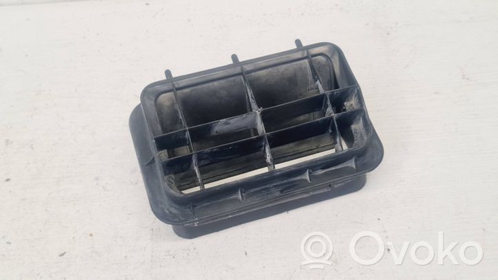 Volkswagen Transporter - Caravelle T4 Quarter panel pressure vent 357819465