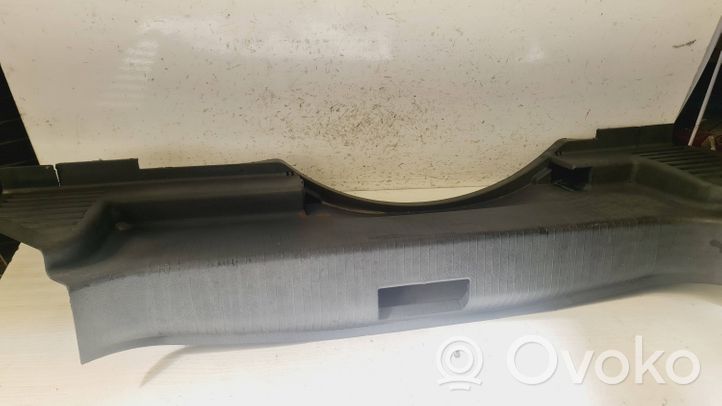 Opel Astra H Bagažinės slenksčio apdaila 24464190