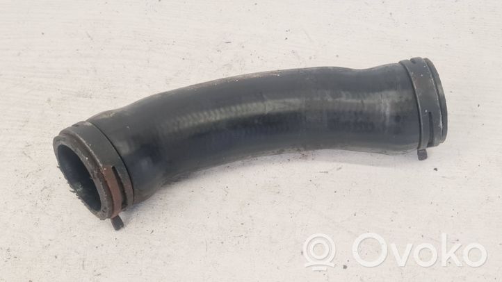 Volkswagen Golf III Tube d'admission de tuyau de refroidisseur intermédiaire 1H0145838G