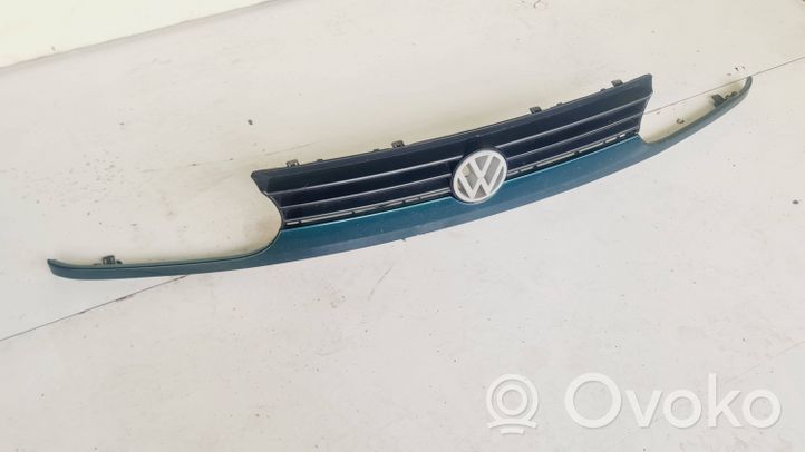 Volkswagen Golf III Grille calandre supérieure de pare-chocs avant 1H6853653C
