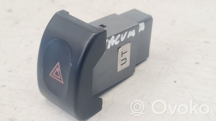 Chevrolet Tacuma Hazard light switch 7M04K