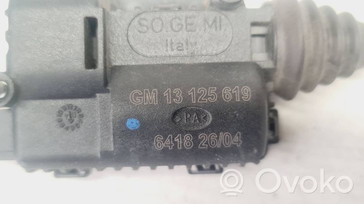 Opel Astra H Central locking motor 13125619