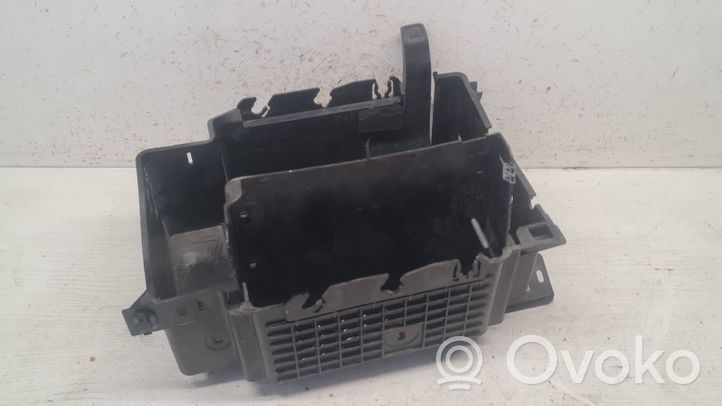 Peugeot 1007 Support boîte de batterie 9656705880