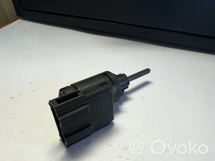 Audi A4 S4 B6 8E 8H Brake pedal sensor switch 3B0945511C