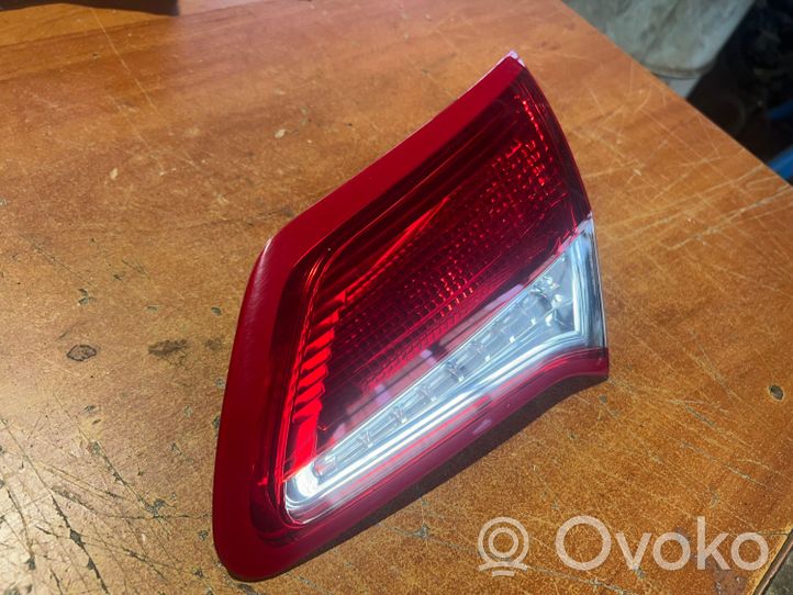 Citroen C4 II Lampy tylnej klapy bagażnika 9672155480