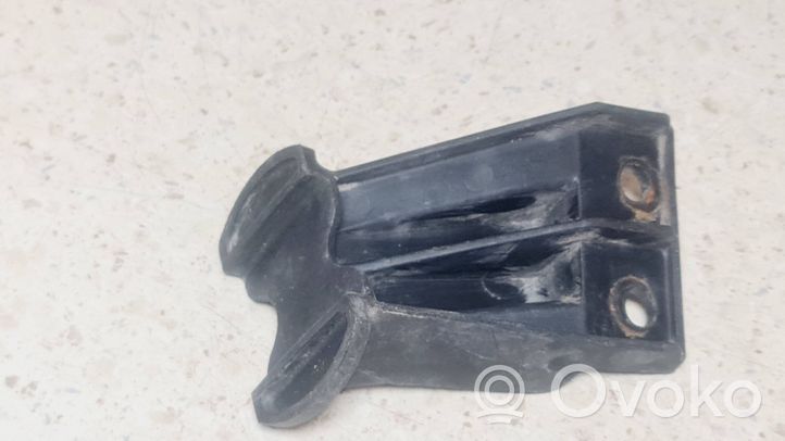 BMW 3 E36 Support de pare-chocs arrière 8146096