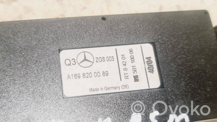 Mercedes-Benz A W169 Amplificatore antenna A1698200089