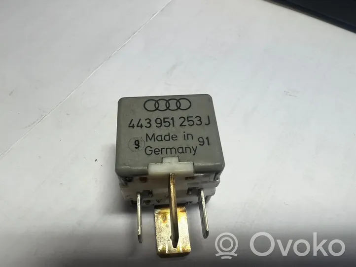 Audi 80 90 S2 B4 Kita rėlė 443951253J