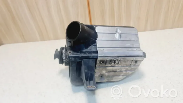 Audi 80 90 S2 B4 Коробка воздушного фильтра 028129607G