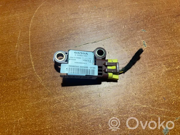 Volvo S40, V40 Airbagsensor Crashsensor Drucksensor 30613043A