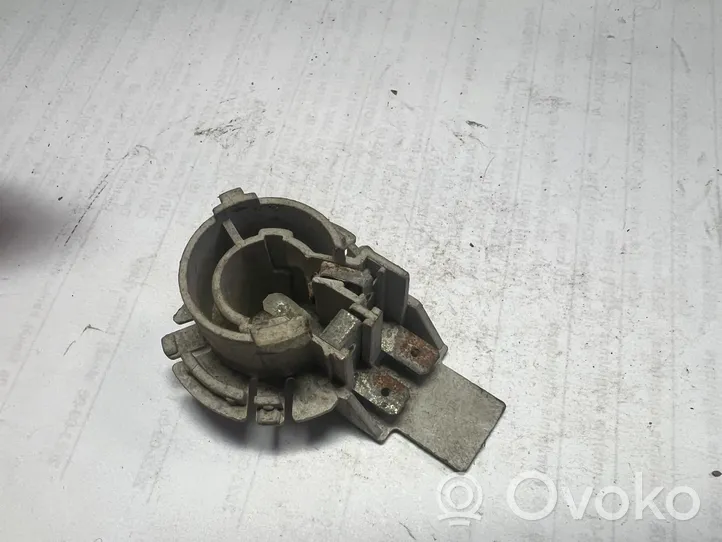 Audi 80 90 B3 Galinio žibinto detalė 893945265