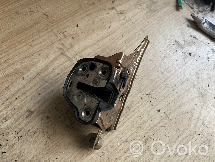 Opel Omega B2 Rear door lock 90494860