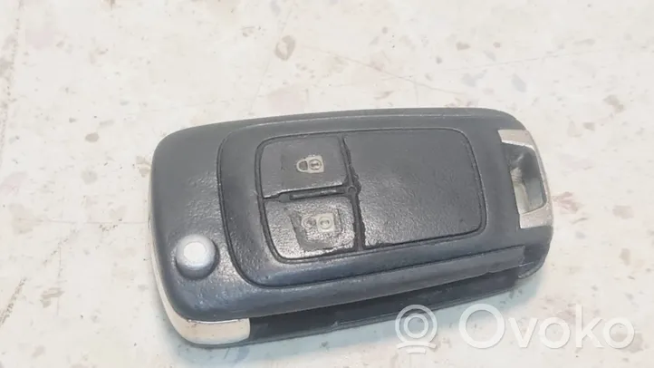 Opel Astra J Ignition key/card 