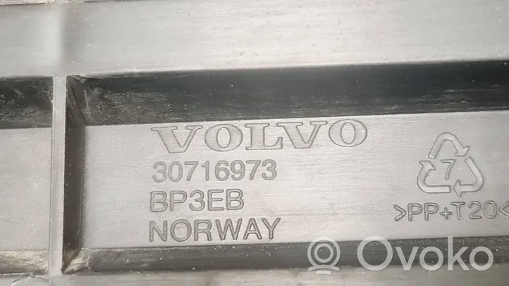 Volvo V70 Renfort de pare-chocs avant 30716973