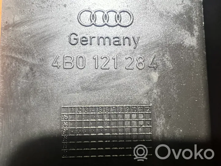 Audi A6 S6 C5 4B Radiatoriaus oro nukreipėjas (-ai) 4B0121284