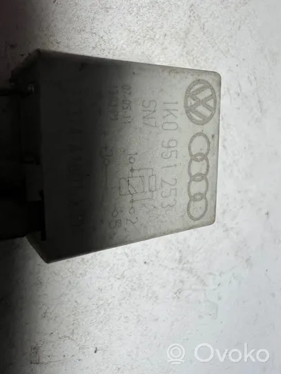 Volkswagen Golf V Muu rele 1K0951253