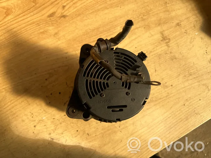 Volkswagen Golf III Generator/alternator 028903025S