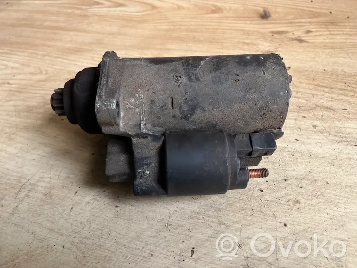 Volkswagen Golf III Starter motor 02A911023R