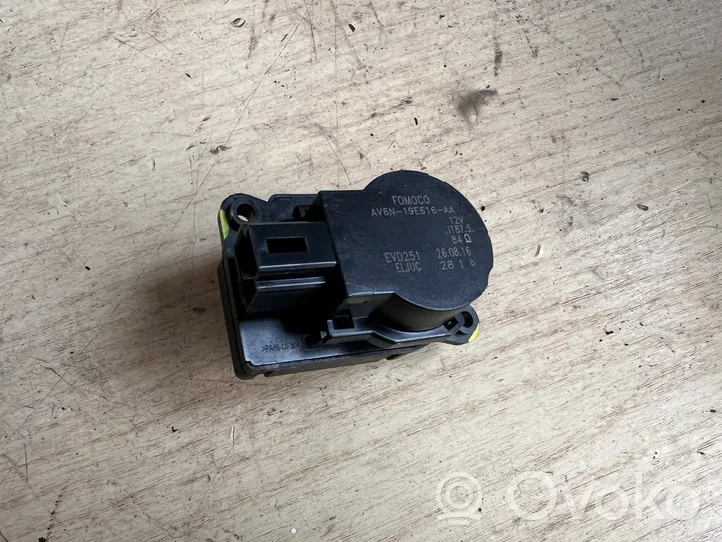 Ford Focus Air flap motor/actuator AV6N19E616AA