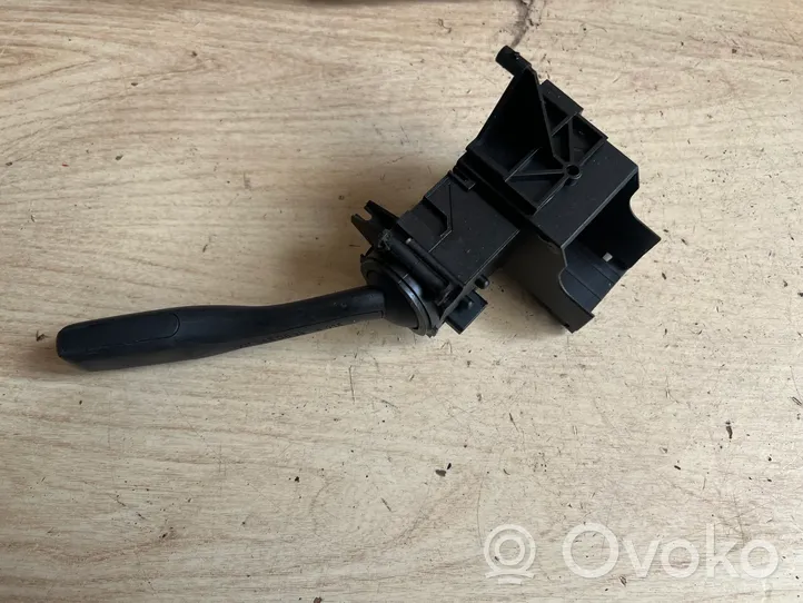 Audi A4 S4 B6 8E 8H Indicator stalk 8E0953513A