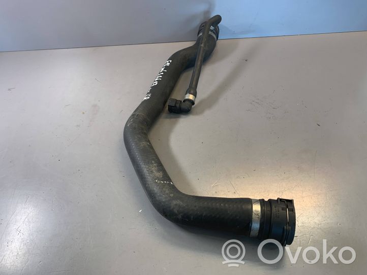 BMW 3 E90 E91 Tuyau de liquide de refroidissement moteur 7789587